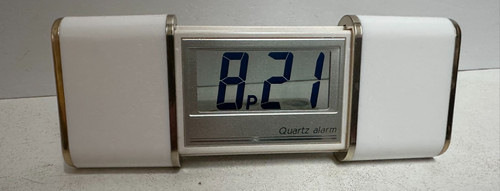 Deluxe quartz travel alarm - quartz,